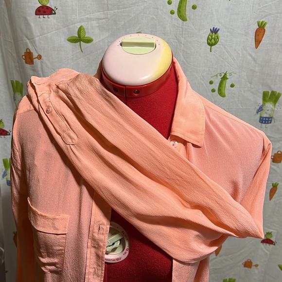 Joe size Small 100%silk shirt 👔 - Picture 3 of 6